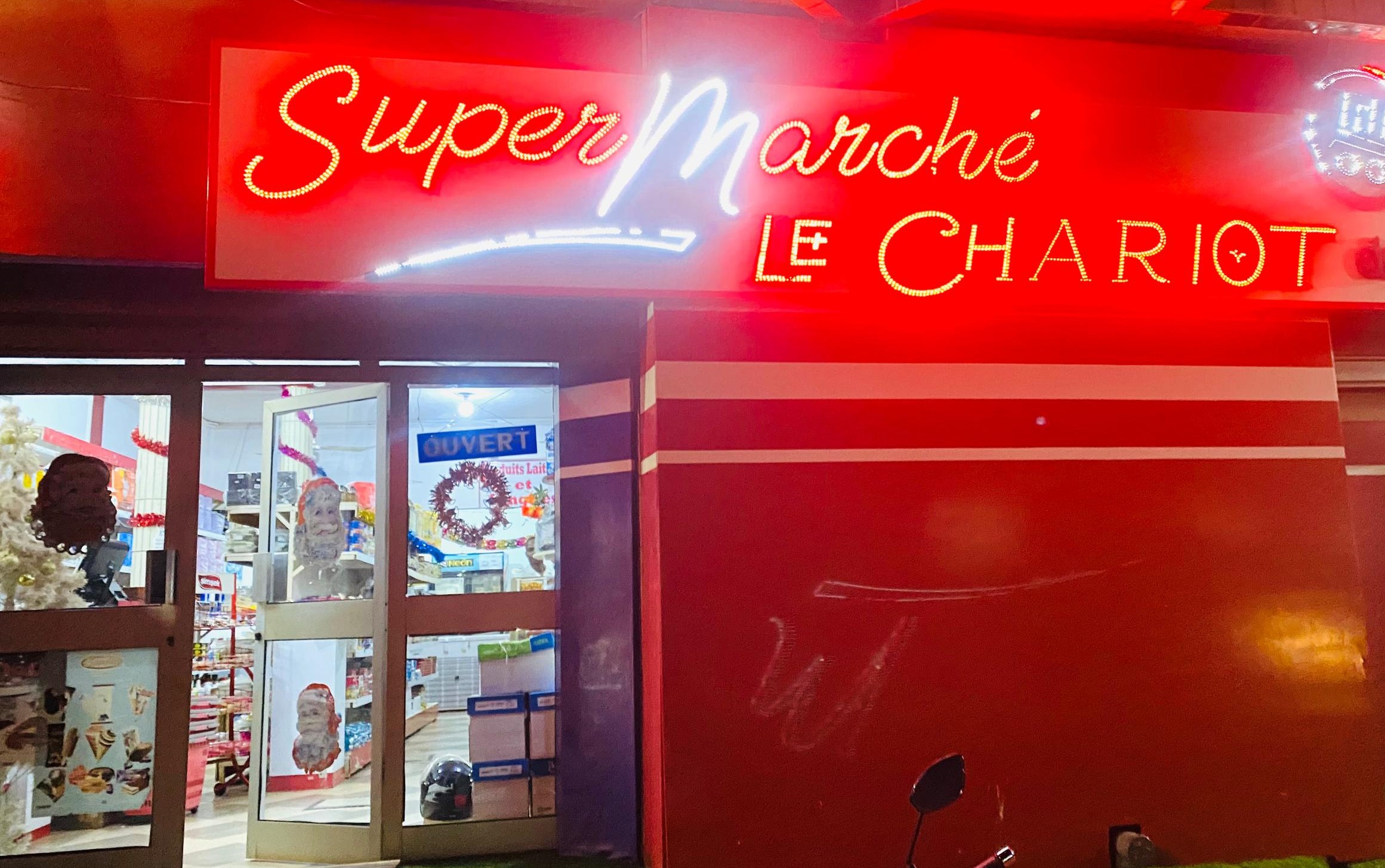 LE CHARIOT